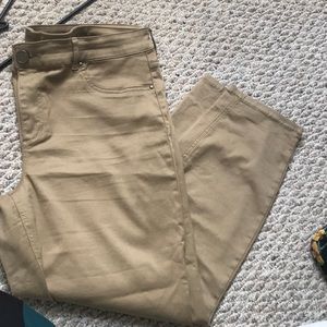 Straight leg khaki size 18 short